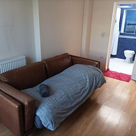 לונדון Self-Contained Private Apartment Unit 1 מראה חיצוני תמונה