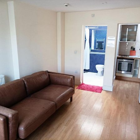 לונדון Self-Contained Private Apartment Unit 1 מראה חיצוני תמונה