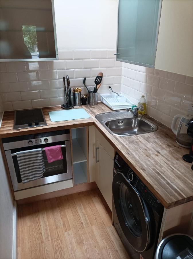 לונדון Self-Contained Private Apartment Unit 1 מראה חיצוני תמונה